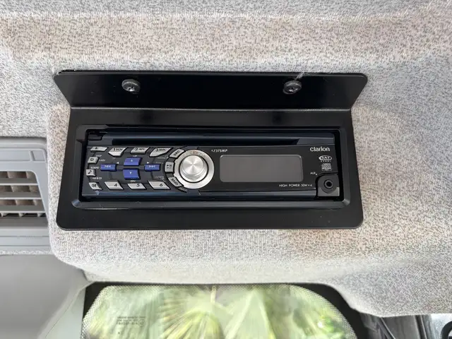 2009 New Holland T4020 Utility Tractor in Heavy Trucks in Delta/Surrey/Langley - Image 40