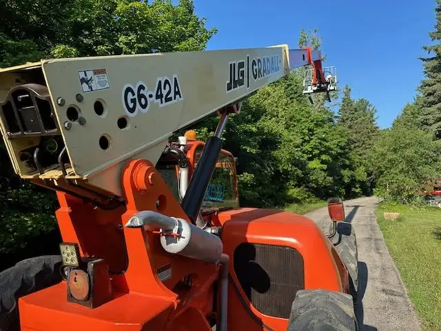 JLG Gradall G6-42A Telehandler Worksite Ready in Heavy Equipment in Hamilton - Image 5