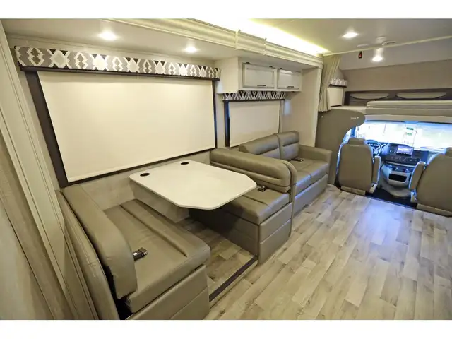 2022 Jayco Greyhawk 29MV Classe C VR/RV Crics Hydrauliques + Sol in RVs & Motorhomes in Laval / North Shore - Image 8