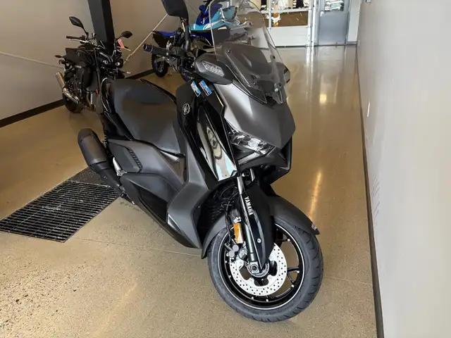 2025 Yamaha Xmax in Sport Touring in Saskatoon - Image 3