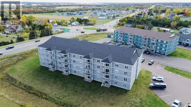 305 24 Gilbert Drive East Royalty, Prince Edward Island in Houses for Sale in Charlottetown - Image 4