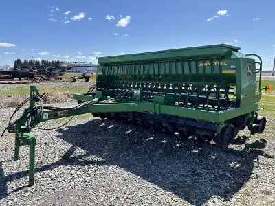 2009 JOHN DEERE 1590 NO-TILL DRILL STOCK# A113304 15 FEET WIDE 7.5 INCH ROW SPACING GRAIN BIN LEVEL...
