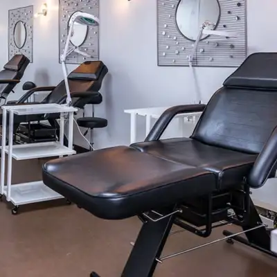 Massage Table Space for Rent – Shared Room with Privacy Curtains