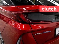 NO ACCIDENTS / CLEAN CARFAX / Bluetooth Music, Auto Dimming Rearview Mirror, Integrated Garage Door... (image 9)