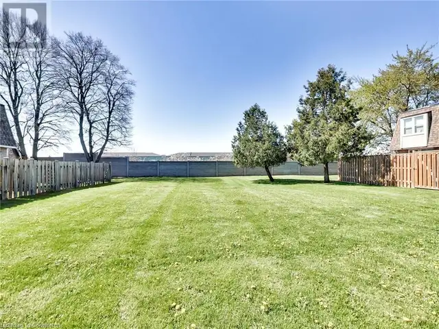 153 LIMERIDGE Road W Unit# 16 Hamilton, Ontario in Condos for Sale in Hamilton - Image 25