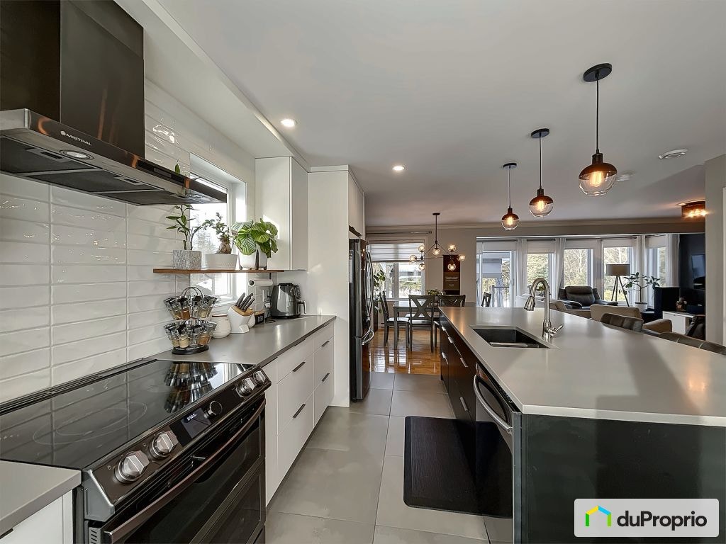 $768,900 - 2 Storey for sale in Granby — photo 1