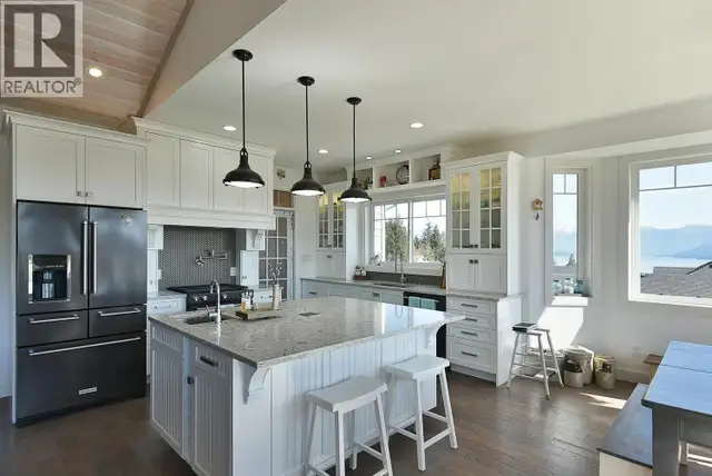 605 WOODLAND AVENUE Gibsons, British Columbia in Condos for Sale in Sunshine Coast - Image 9