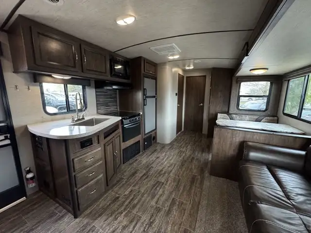2017 Cruiser RV Fun Finder Xtreme Lite 28QD in Travel Trailers & Campers in St. Albert - Image 14
