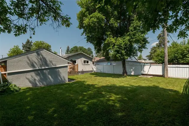 761 Parkhill Street Winnipeg, Manitoba in Houses for Sale in Winnipeg - Image 24