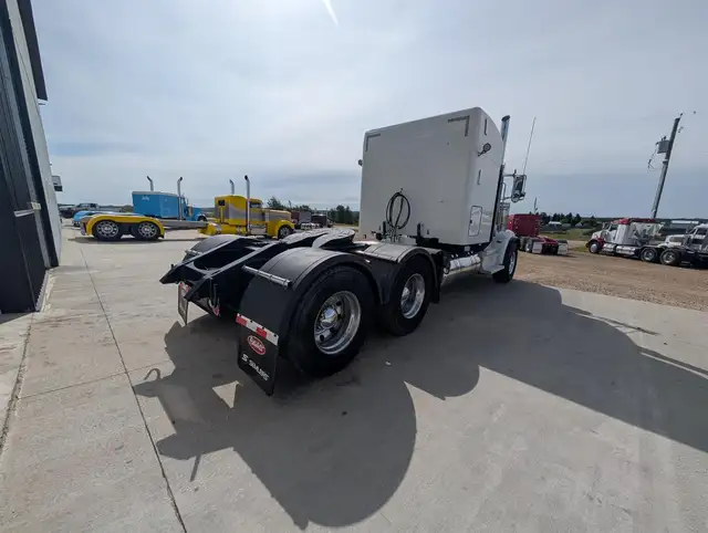 2019 PETERBILT 367 in Heavy Trucks in Kamloops - Image 7