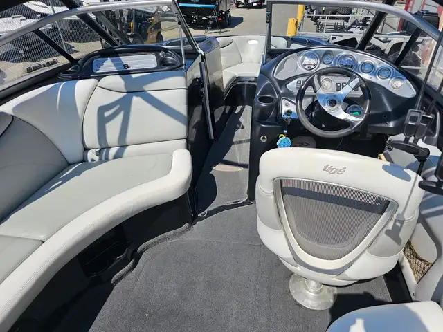 2006 Tige Boats TIGE 24EV SURF BOAT 241 Hours FINANCING AVAILABL in Powerboats & Motorboats in Calgary - Image 16
