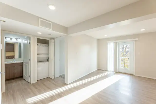Townhomes with in Suite Laundry - Sagecourt - House for Rent Str in Long Term Rentals in Calgary - Image 8