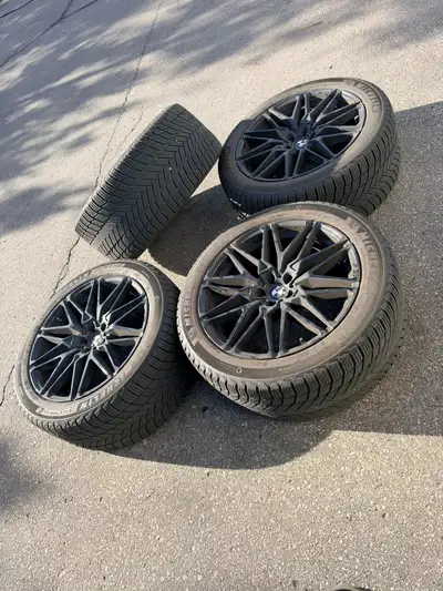 295/40/20 275/45/20 265/50/19 275/40/21 5x112 bmw x5 x6 x5m x6m m50 xdrive40 winters I have a set of...