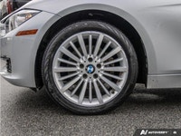 Wireless Phone Connectivity Window Grid Diversity Antenna Wheels w/Silver Accents Valet Function USB... (image 9)