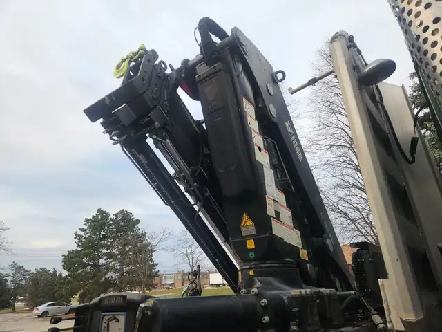 2015 Kenworth T800 Hiab Knuckleboom, 455HP, Eaton Fuller 10 Spee in Heavy Equipment in City of Montréal - Image 11