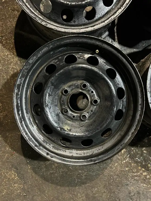 X40835 - 5x120 - 16x7 - 4 STEEL RIMS - LIKE NEW CONDITION in Tires & Rims in Kitchener / Waterloo - Image 5