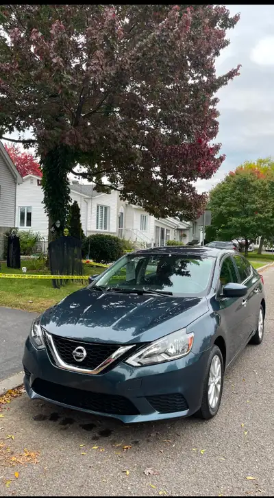 2017 Nissan Sentra SV + TOIT OUVRANT + SIEGES CHAUFFANTS + A/C + CAMERA + BLUETOOTH Francais: Acheté...