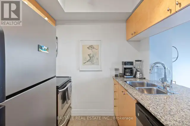 1408 - 8 SCOLLARD STREET Toronto (Annex), Ontario in Condos for Sale in City of Toronto - Image 5