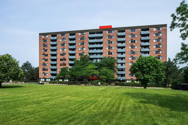 130 & 140 Lincoln Road - One Bedroom Apartment Apartment for Ren in Long Term Rentals in Kitchener / Waterloo - Image 9