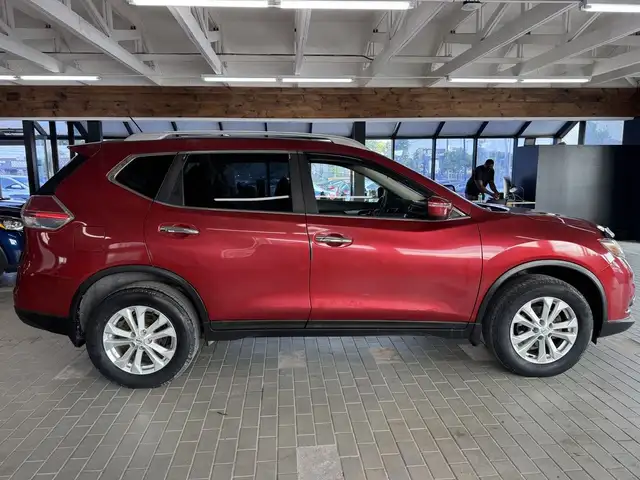 2016 Nissan Rogue AWD 4dr SV in Cars & Trucks in Longueuil / South Shore - Image 9