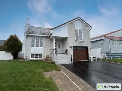 Traduction automatique Bienvenue dans une belle maison à plusieurs niveaux entièrement rénovée avec...