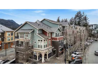 Welcome to Market Way! This well-designed one-bedroom condo is located on the third floor and offers...
