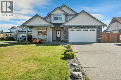 Pride of ownership shines in this stunning 5 bed, 3 bath home on a spacious .24-acre lot. The open-c...