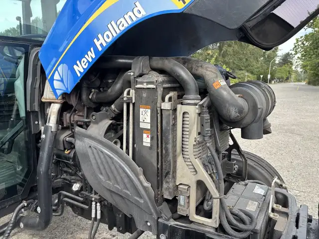 2009 New Holland T4020 Utility Tractor in Heavy Trucks in Delta/Surrey/Langley - Image 60