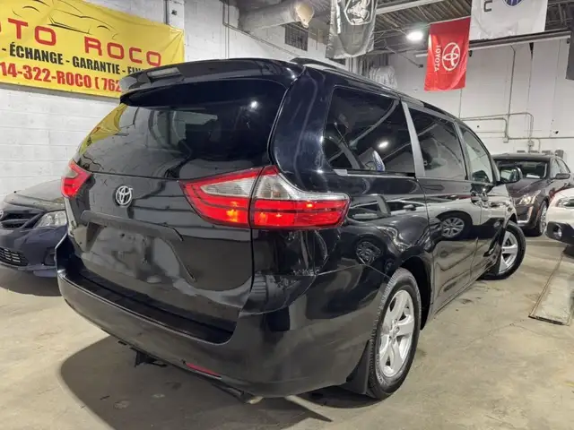 2015 Toyota Sienna LE in Cars & Trucks in City of Montréal - Image 5