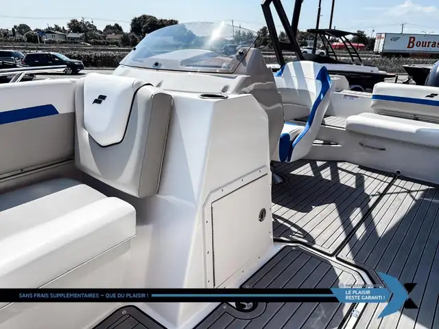 2023 STARCRAFT SVX 211 OB 140hp deck boat bateau Ponte in Powerboats & Motorboats in Laval / North Shore - Image 27