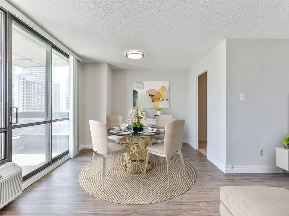 Newly renovated Bachelor apartment - MUST SEE! 4