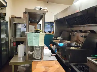 Well-established Chinese Restaurant in downtown Mission operating for over 10 years for Sale! Unbeat...