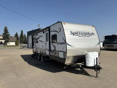 Family Travel Trailer, Sleeps 6 with 1 Slide! Call Dealership for more details! Specifications: Dime...