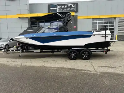 From $640 Bi-Weekly 2024 Moomba Makai Combining the wake-shaping Moomba SmartPlate™, Flow Surf Syste...