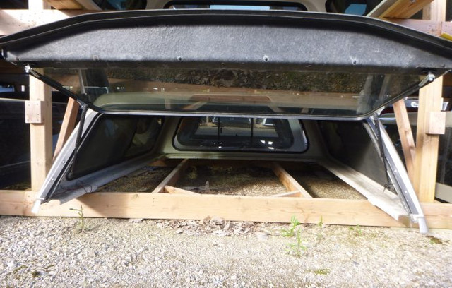 2015-2020 Ford F150 Leer Truck Cap in Other Parts & Accessories in Kitchener / Waterloo - Image 3