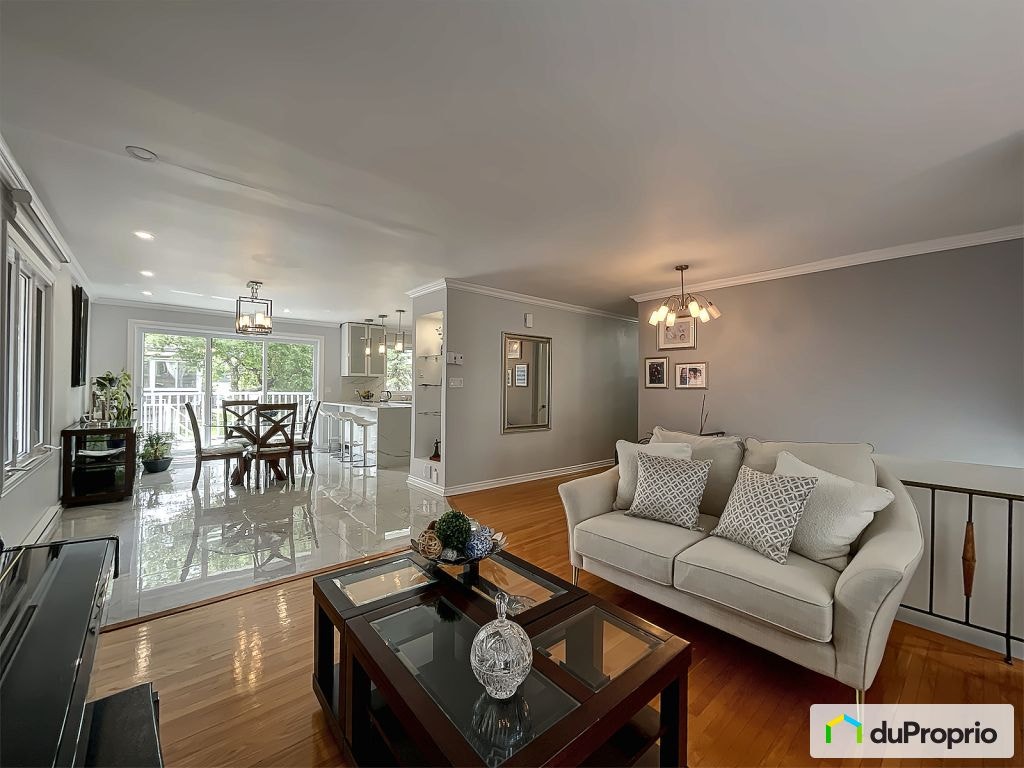 $998,000 - Bungalow for sale in St-Leonard — photo 1
