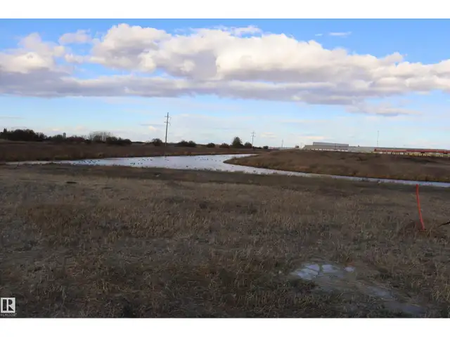 7 Cherry Close Wetaskiwin, Alberta in Land for Sale in Edmonton - Image 2