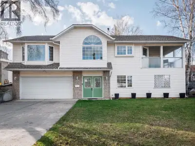 Centrally located Executive Home, only steps from UHNBC. This custom-built 2BR, 3-BTH home is an ide...