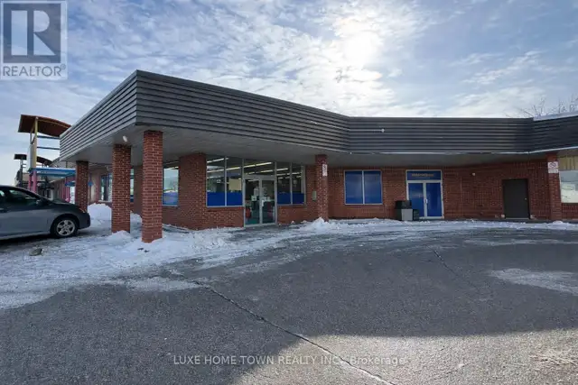 735 TOWER STREET S Centre Wellington (Fergus), Ontario in Commercial & Office Space for Rent in Oakville / Halton Region - Image 2