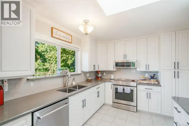 1720 McLauchlin Dr Courtenay, British Columbia in Houses for Sale in Comox / Courtenay / Cumberland - Image 6