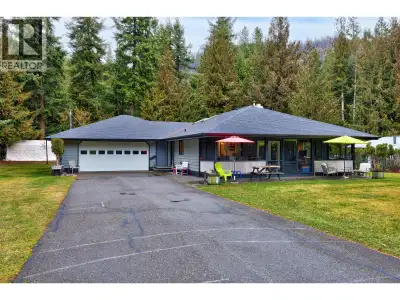 This 3-bedroom, 2-bathroom residence is located in the community of Scotch Creek, positioned near th...