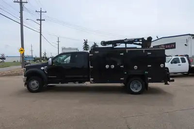 2018 Ford F-550 XLT 4x4 EXTENDED Cab Service Truck AMVIC Licensed Dealership Financing is Available...