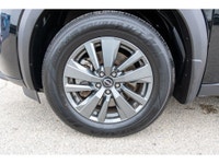 FAMILY READY COMFORT - Multi-Passenger Comfort - Power Panoramic Sunroof - 10-Way Power Heated Drive... (image 5)