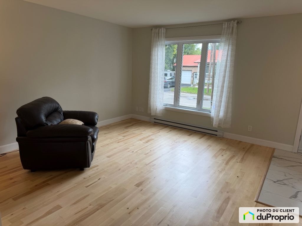$573,000 - Semi-detached for sale in Bois-Des-Filion — photo 1