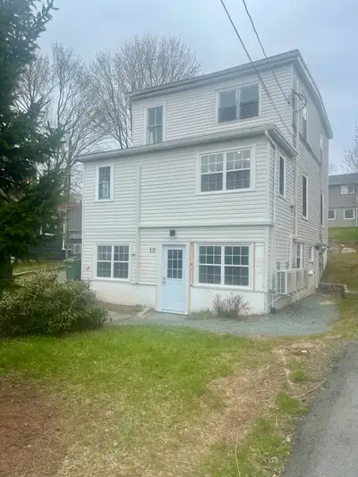 Bright & Newly Renovated 2-Bedroom Apartment Central Fairview Location:Central Fairview Quiet, Resid...