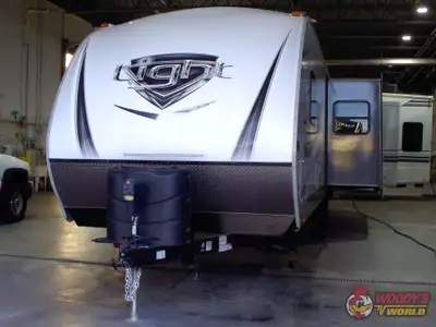 Specifications and Features: Exterior Length: 33.9 ft Exterior Width: 8.08 ft Exterior Height: 10.92...