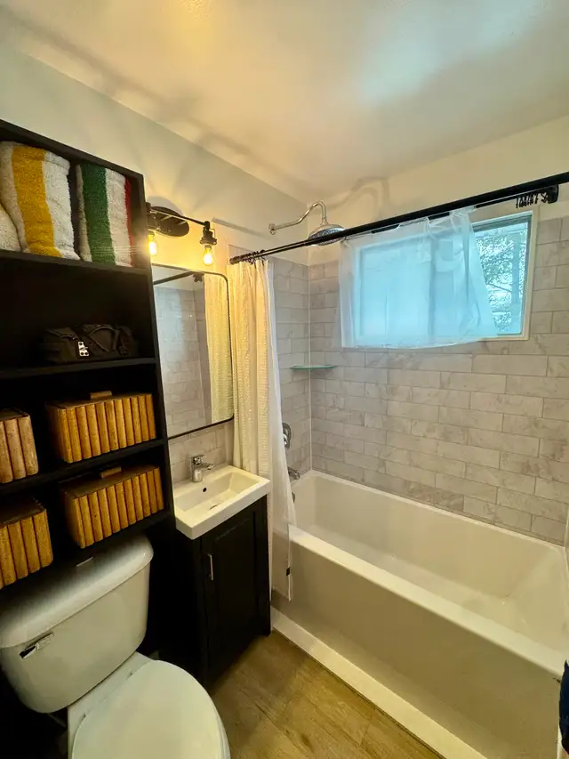 Great Starter Home, 3 Bed, Updated Bathroom, Must See in Houses for Sale in Saskatoon - Image 8