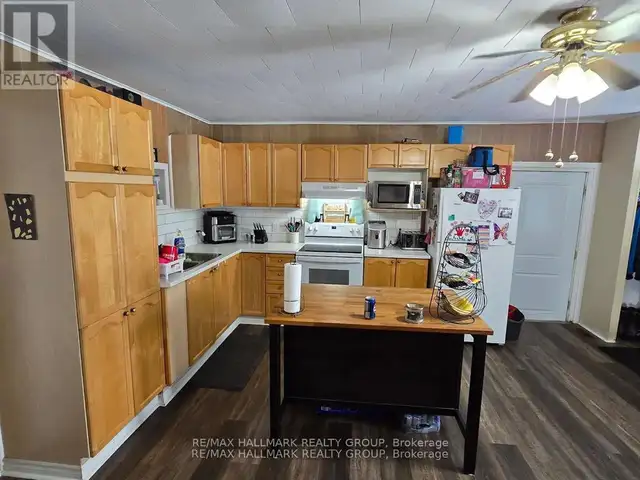 7122 BANK STREET Ottawa, Ontario in Land for Sale in Ottawa - Image 11