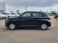 This Hyundai Venue delivers a Regular Unleaded I-4 1.6 L/98 engine powering this Variable transmissi... (image 1)