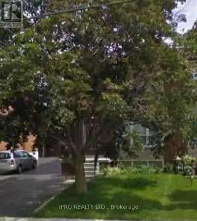 Spacious well maintained 1 Bedroom Basement with 1 parking spot and separate entrance. Boasts an ext...